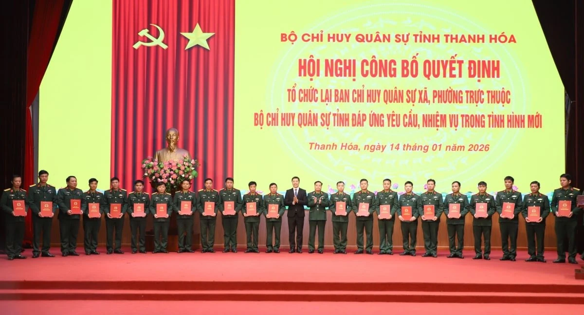 Công bố Quyết định tổ chức lại Ban Chỉ huy Quân sự cấp xã