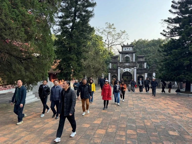 Camera AI sẽ lắp đặt tại chùa Hương để giám sát an ninh, trật tự, văn minh lễ hội