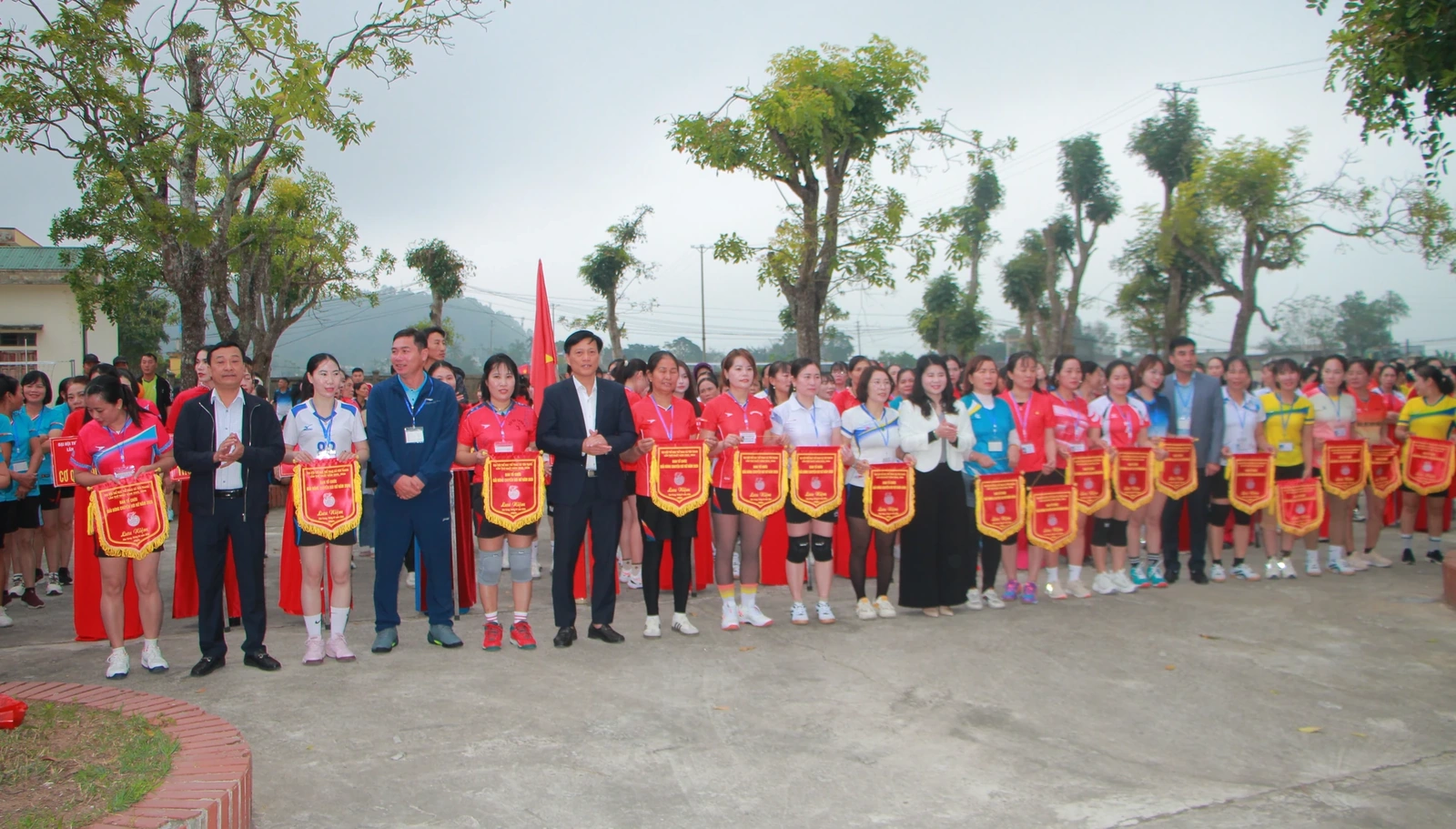 Khai mạc giải Bóng chuyền hơi nữ xã Tiên Trang năm 2026