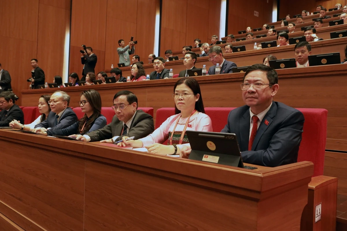 Hình ảnh Đoàn đại biểu Đảng bộ tỉnh Thanh Hóa tại phiên khai mạc Đại hội XIV của Đảng