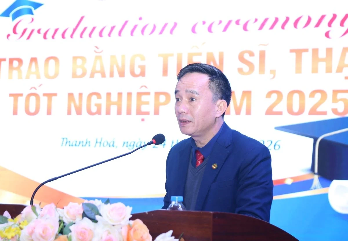 Trường Đại học Hồng Đức trao bằng tiến sĩ và thạc sĩ tốt nghiệp năm 2025