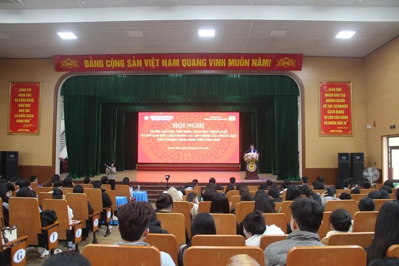 Tuyên truyền, phổ biến, giáo dục pháp luật cho học sinh, sinh viên