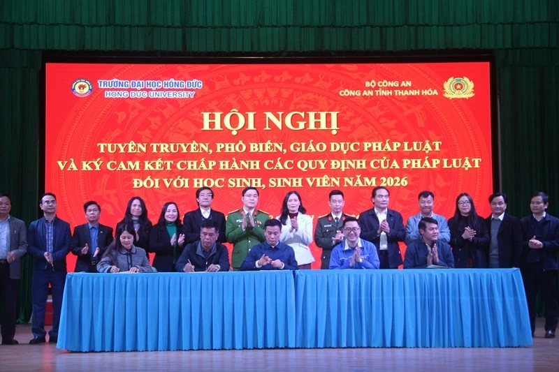 Tuyên truyền, phổ biến, giáo dục pháp luật cho học sinh, sinh viên