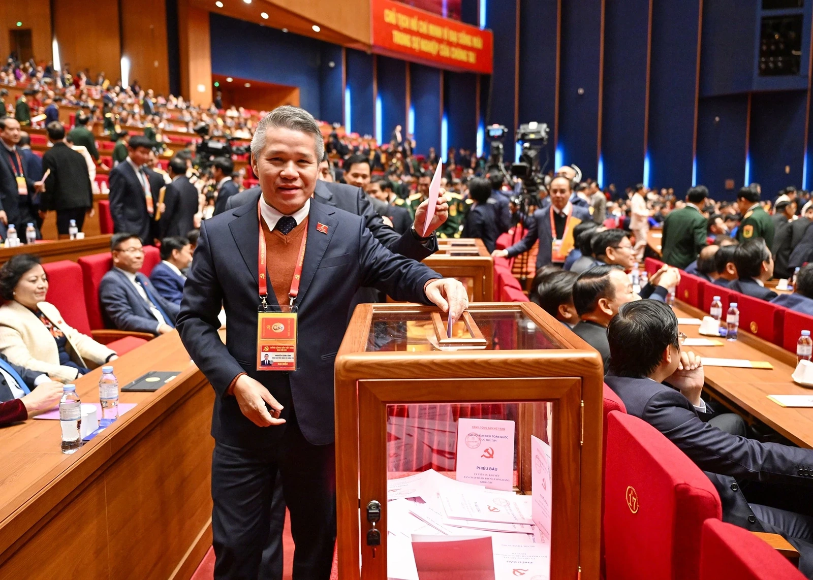 Bỏ phiếu bầu Ban Chấp hành Trung ương Đảng khóa XIV