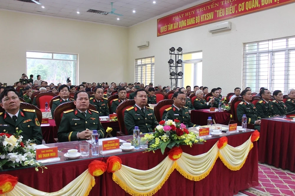 Trung đoàn 64, Sư đoàn 390 đón nhận Huân chương Bảo vệ Tổ quốc hạng Ba