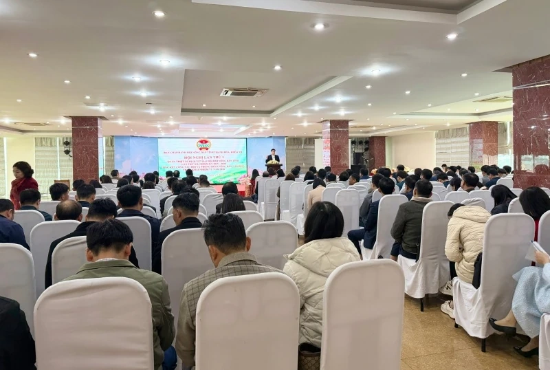 Đổi mới các phong trào, xây dựng tổ chức Hội Nông dân vững mạnh toàn diện