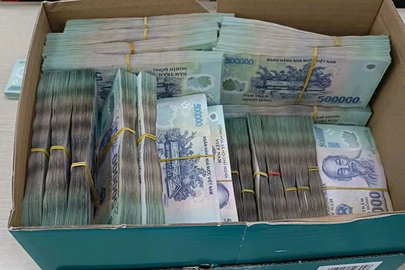 Sẽ giám định gần 8 tỷ đồng tiền mặt đi xe khách từ Hà Nội vào Đà Nẵng