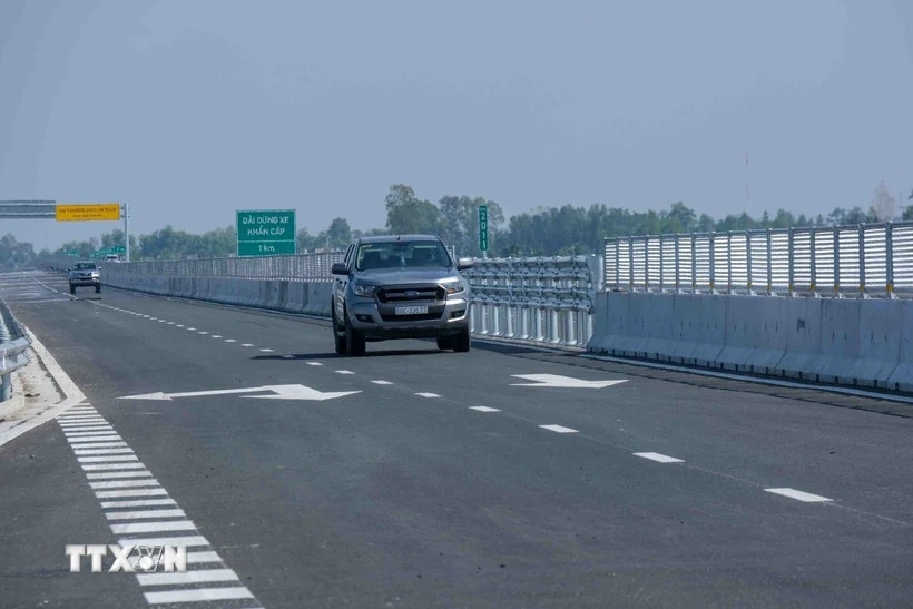 Rà soát, nâng cấp các tuyến đường bộ cao tốc đã đầu tư theo quy mô phân kỳ