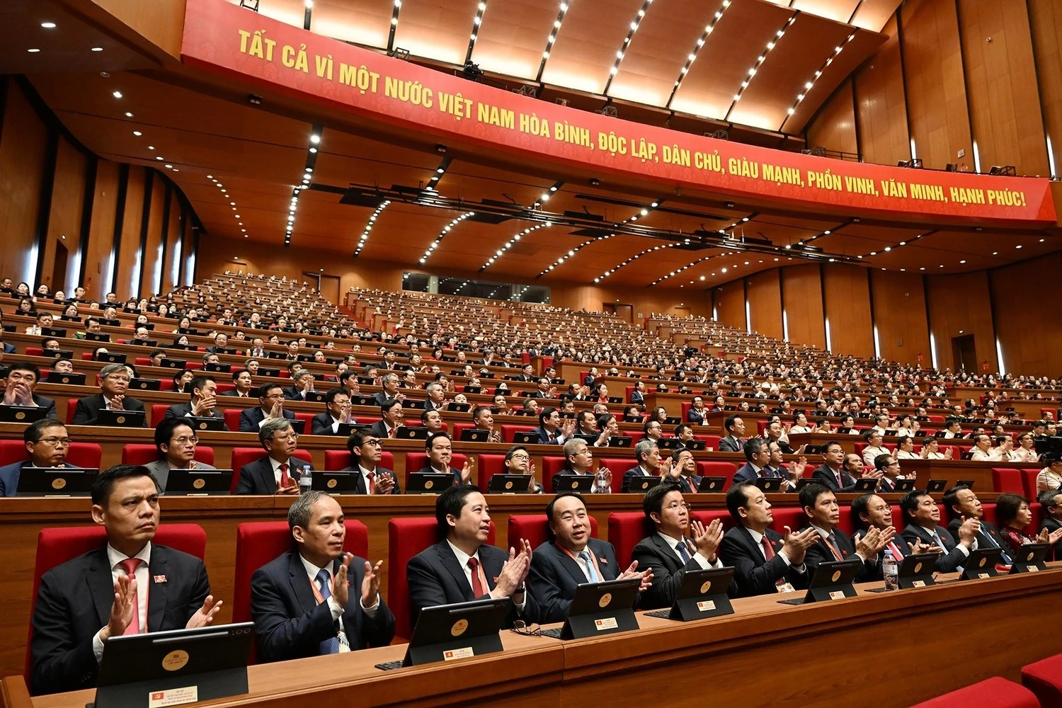 Xây dựng đội ngũ cán bộ đáp ứng yêu cầu lãnh đạo phát triển đất nước trong giai đoạn mới