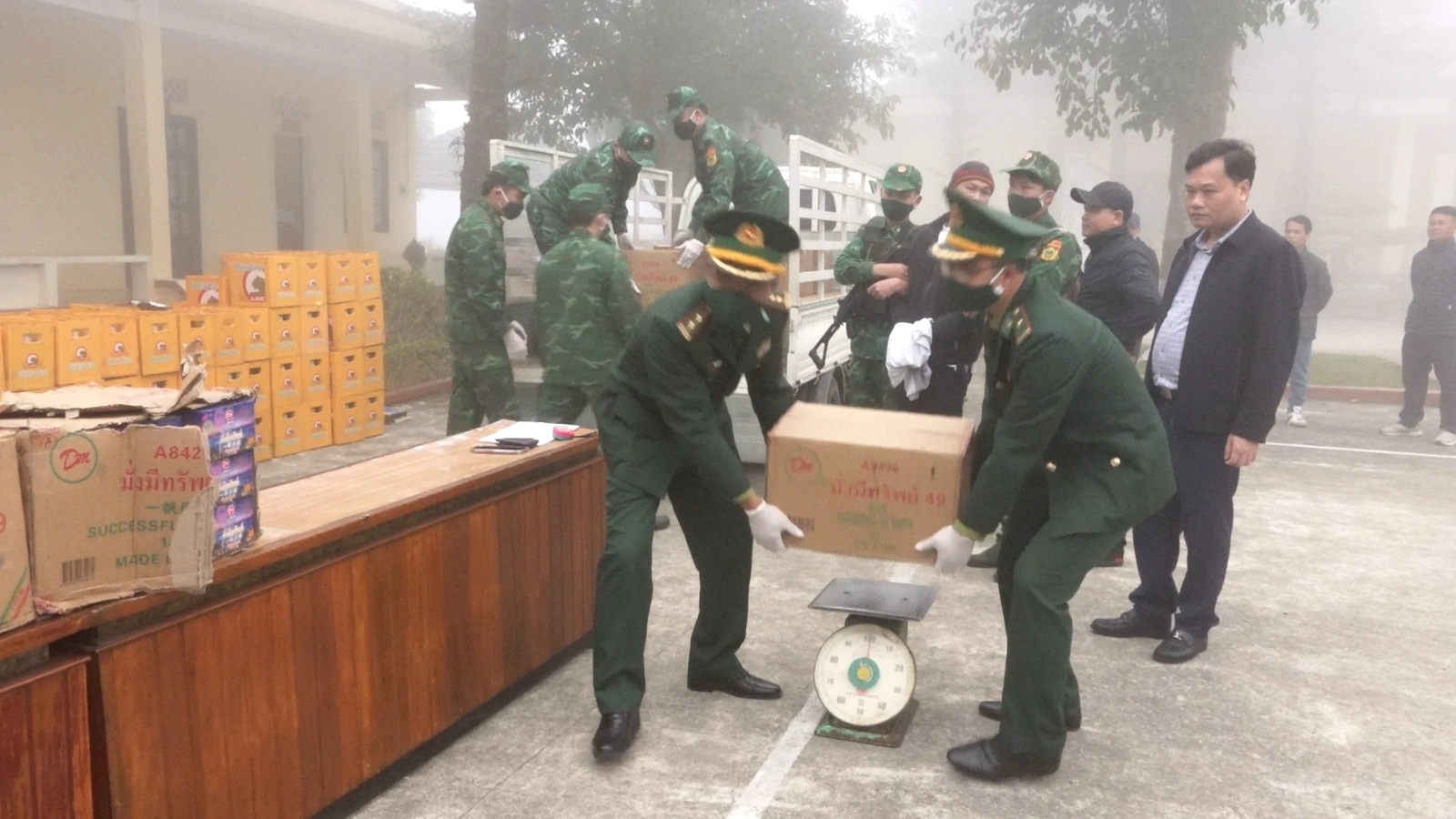 Bắt giữ đối tượng người Lào vận chuyển hơn 1 tấn pháo hoa nổ vào Việt Nam