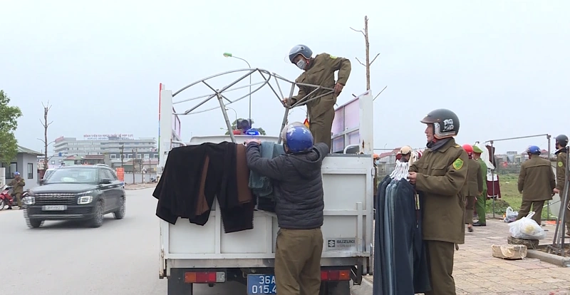 Thanh Hóa ra quân cao điểm giải tỏa các điểm họp chợ trái phép