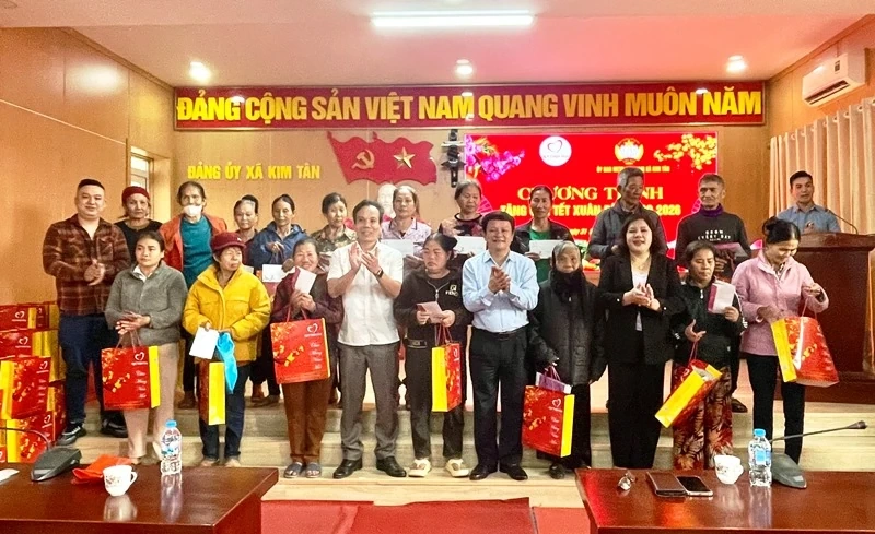 Quỹ Thiện Tâm tặng 5.100 suất quà Tết cho hộ nghèo, hộ có hoàn cảnh đặc biệt khó khăn