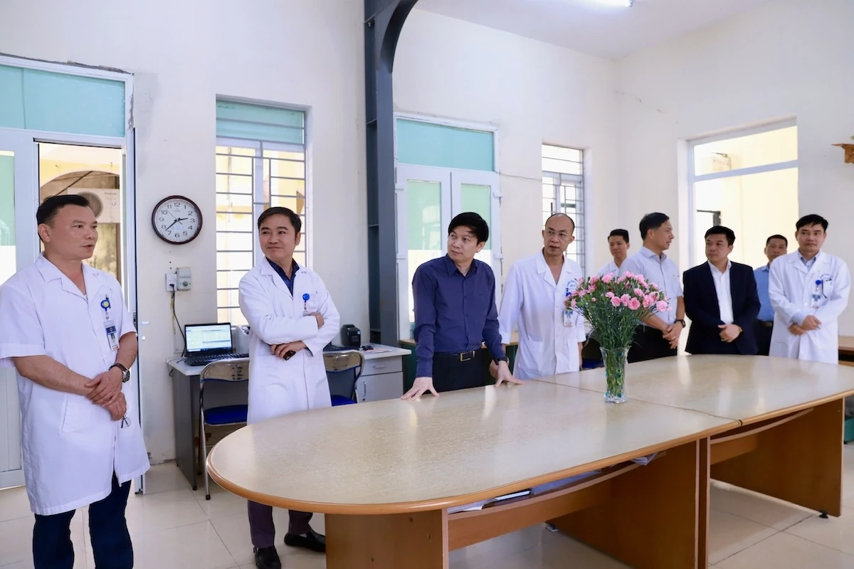 Giám sát việc thực hiện các Nghị quyết tại Bệnh viện Phổi Thanh Hóa