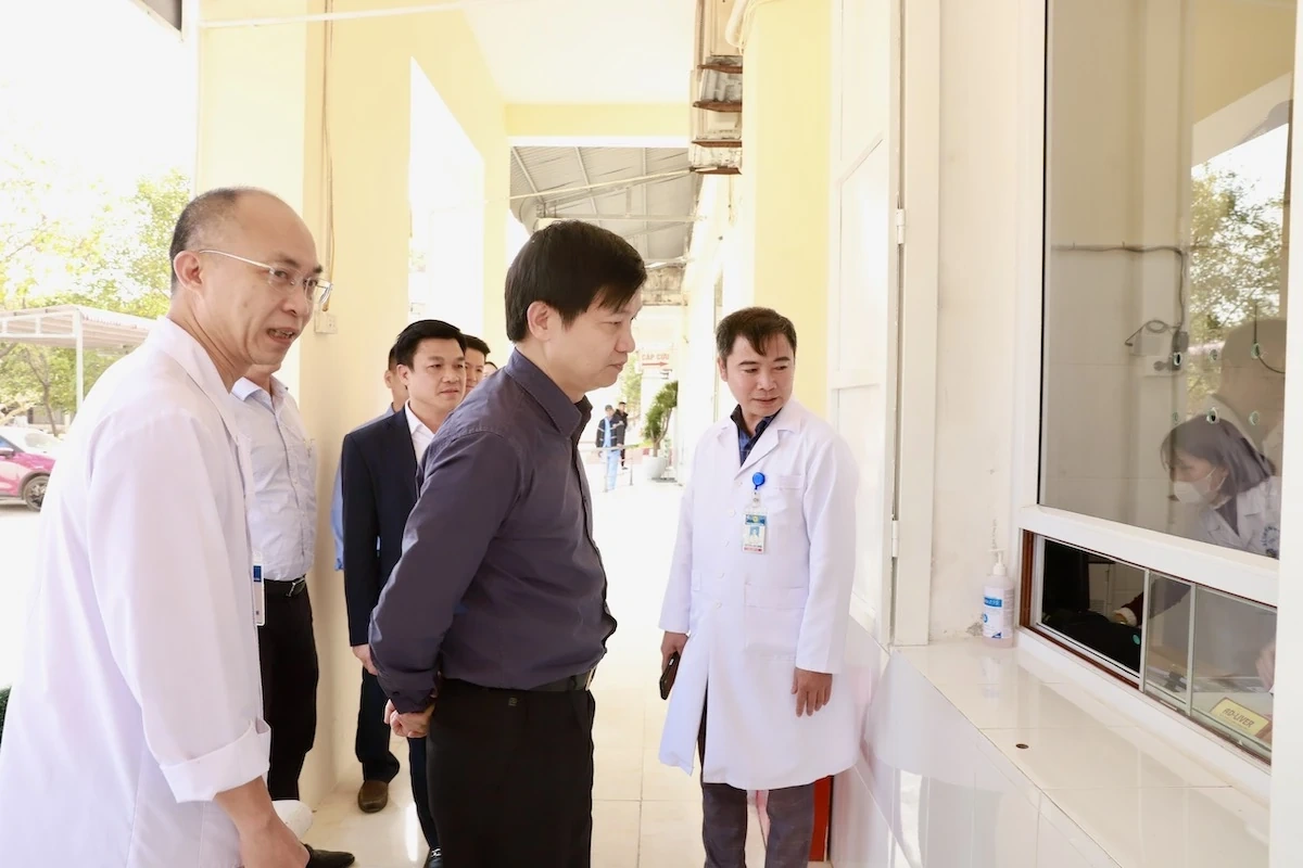 Giám sát việc thực hiện các Nghị quyết tại Bệnh viện Phổi Thanh Hóa