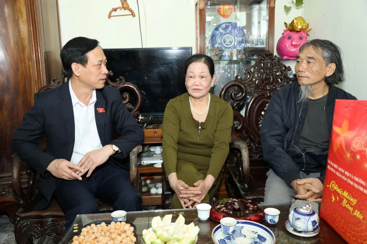 Phó Trưởng Đoàn ĐBQH tỉnh Mai Văn Hải thăm, tặng quà gia đình chính sách, hộ nghèo nhân dịp Tết Nguyên đán 2026