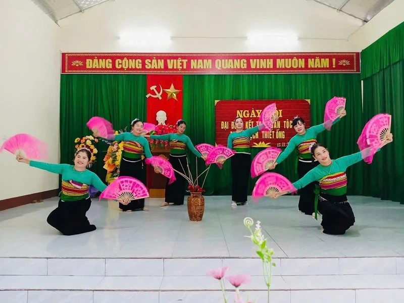 Thiết Ống phát triển kinh tế gắn với gìn giữ, phát huy các giá trị văn hóa