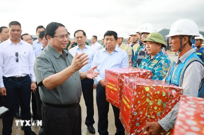 Thủ tướng đôn đốc, thúc đẩy thực hiện các dự án phục vụ Hội nghị APEC 2027