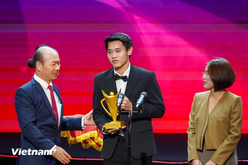 Cúp Chiến thắng 2025: Trịnh Thu Vinh lập kỷ lục, thầy Kim và Đình Bắc ghi dấu ấn