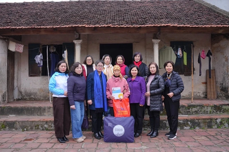 Dược phẩm Tâm Bình tặng quà Tết người dân có hoàn cảnh khó khăn tại xã Kim Anh và Đa Phúc