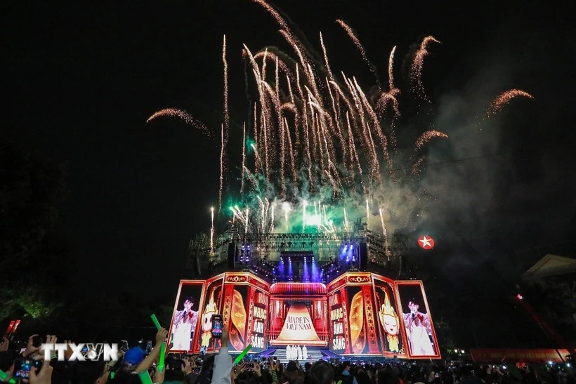 Hòa nhạc Ánh sáng lan tỏa thông điệp về Năm mới tốt đẹp và tràn đầy niềm tin