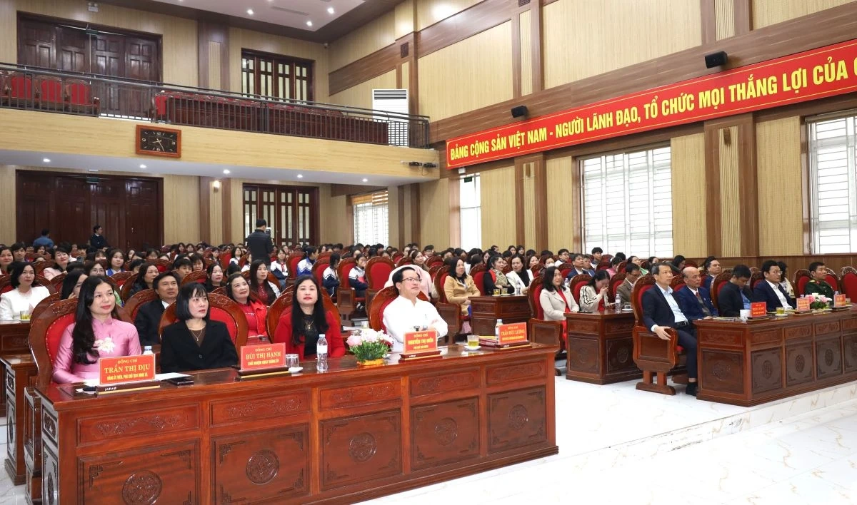 Xã Hậu Lộc khen thưởng học sinh đạt thành tích xuất sắc trong kỳ thi học sinh giỏi cấp tỉnh