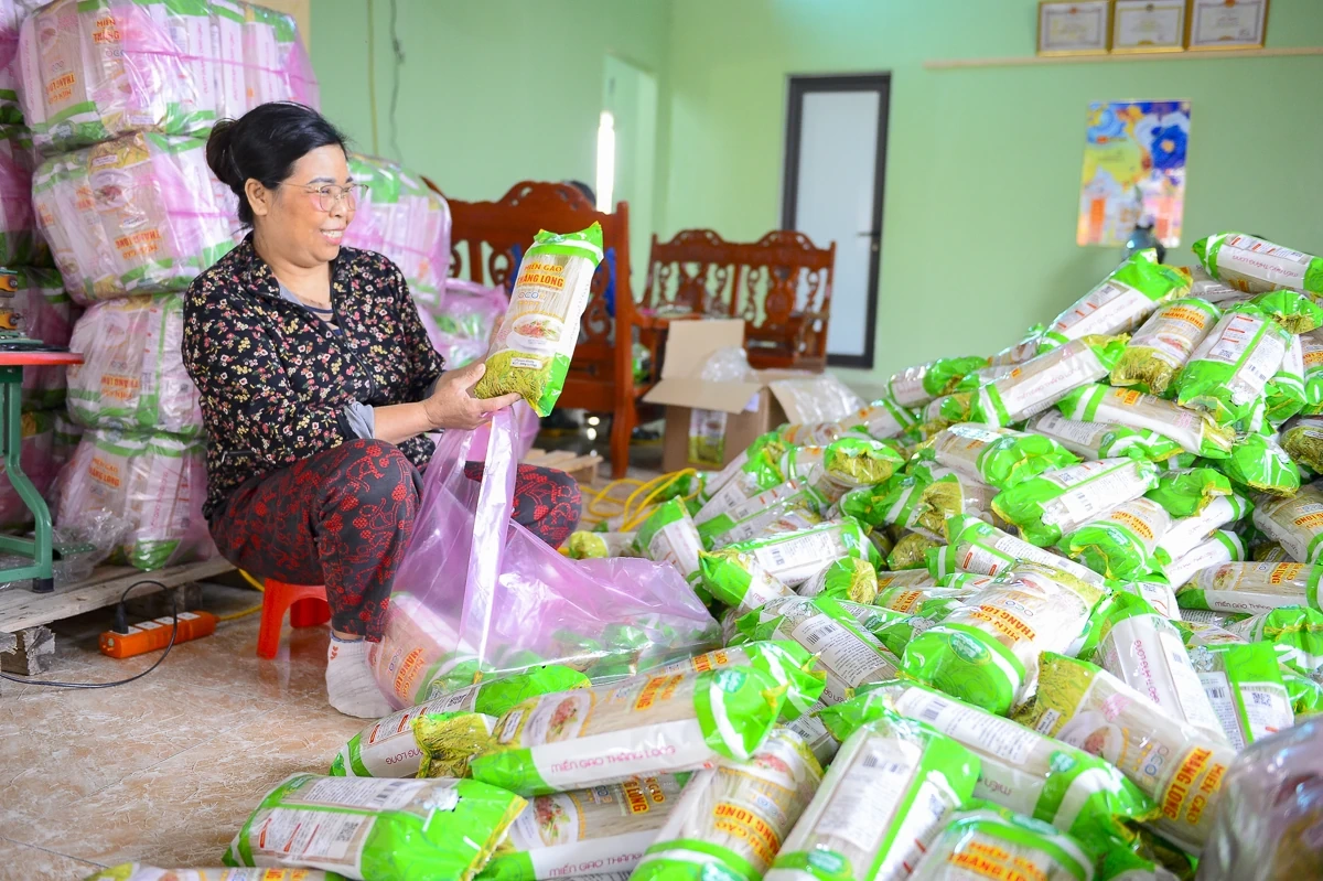 Từ hạt gạo quê đến sợi miến ngày Tết ở làng nghề xứ Thanh