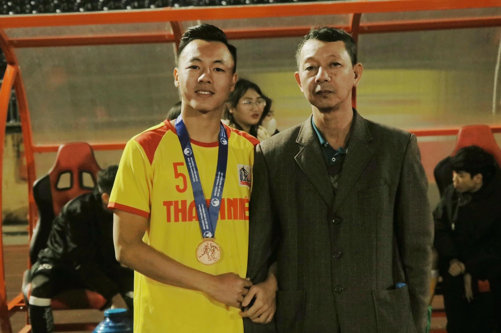 Tiền vệ Thái Sơn: Tạm biệt “thanh xuân” để bước tới chân trời mới