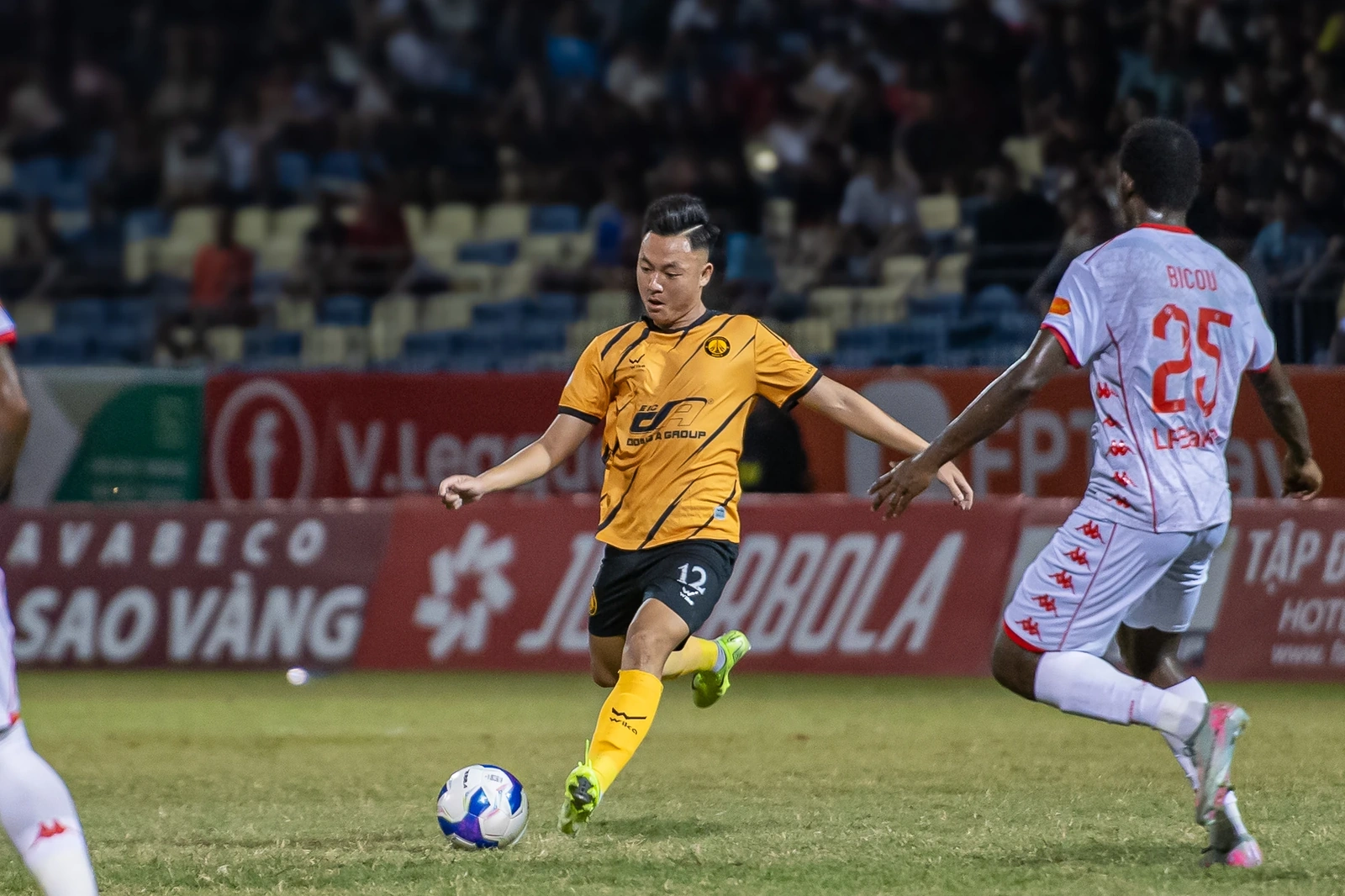 Tiền vệ Thái Sơn: Tạm biệt “thanh xuân” để bước tới chân trời mới