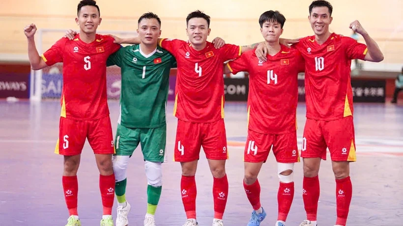 Truyền thông Hàn Quốc đánh giá HLV Kim Sang-sik cao hơn Shin Tae-yong; FIFA chính thức tạm dỡ án phạt cho 7 cầu thủ Malaysia