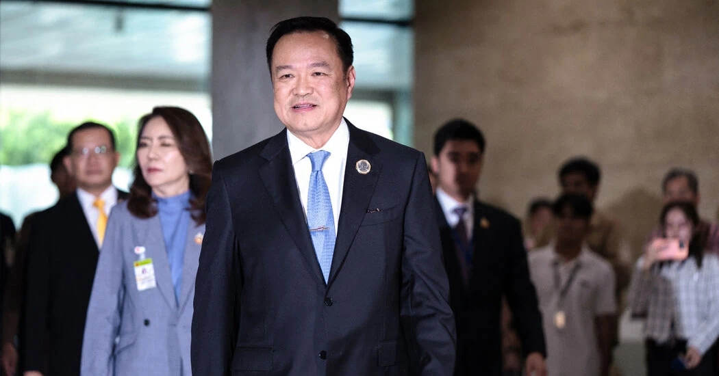 Thăm dò trước bầu cử tại Thái Lan: Ứng viên lãnh đạo đảng Nhân dân Natthaphong tiếp tục dẫn đầu