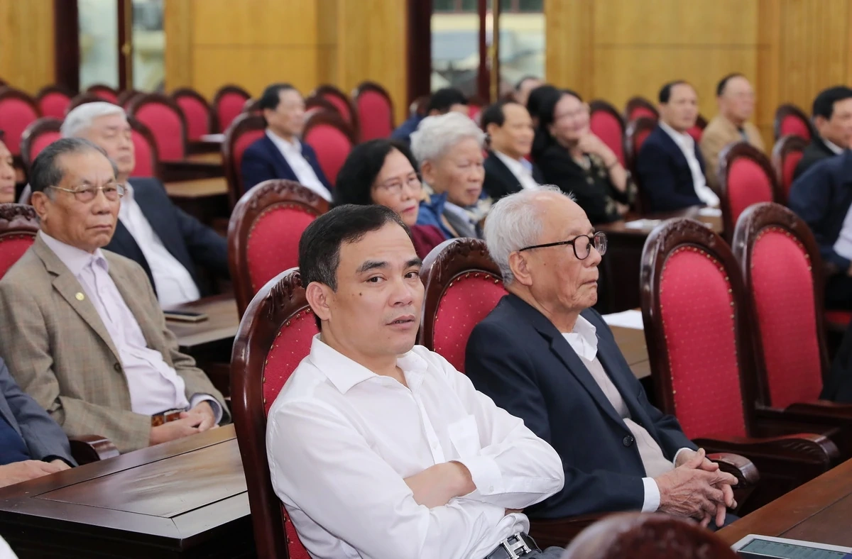 Thường trực Tỉnh ủy gặp mặt nguyên lãnh đạo tỉnh, cán bộ lão thành cách mạng nhân dịp Tết Nguyên đán 2026