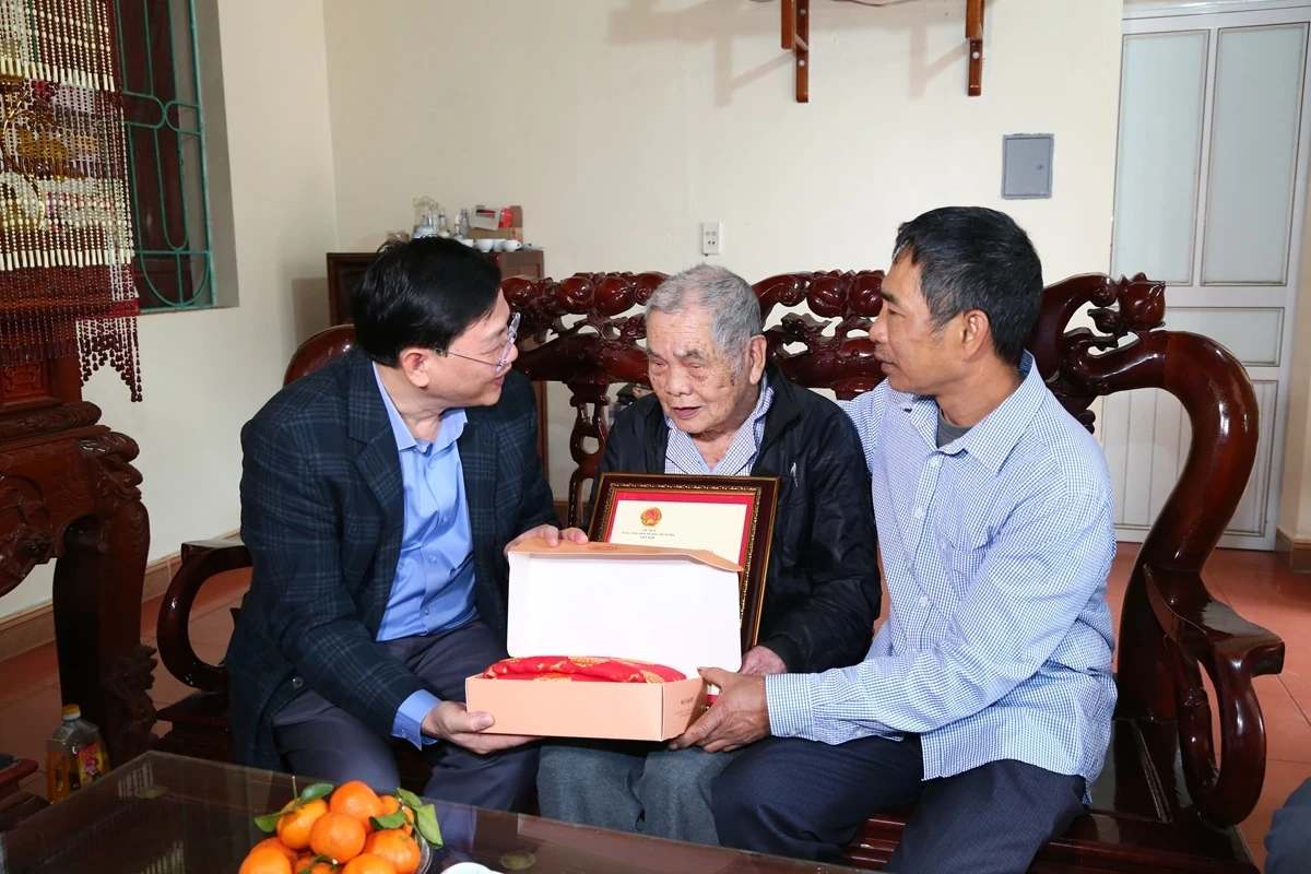 Phó Chủ tịch Thường trực UBND tỉnh Mai Xuân Liêm thăm, kiểm tra tình hình sản xuất, đời sống Nhân dân