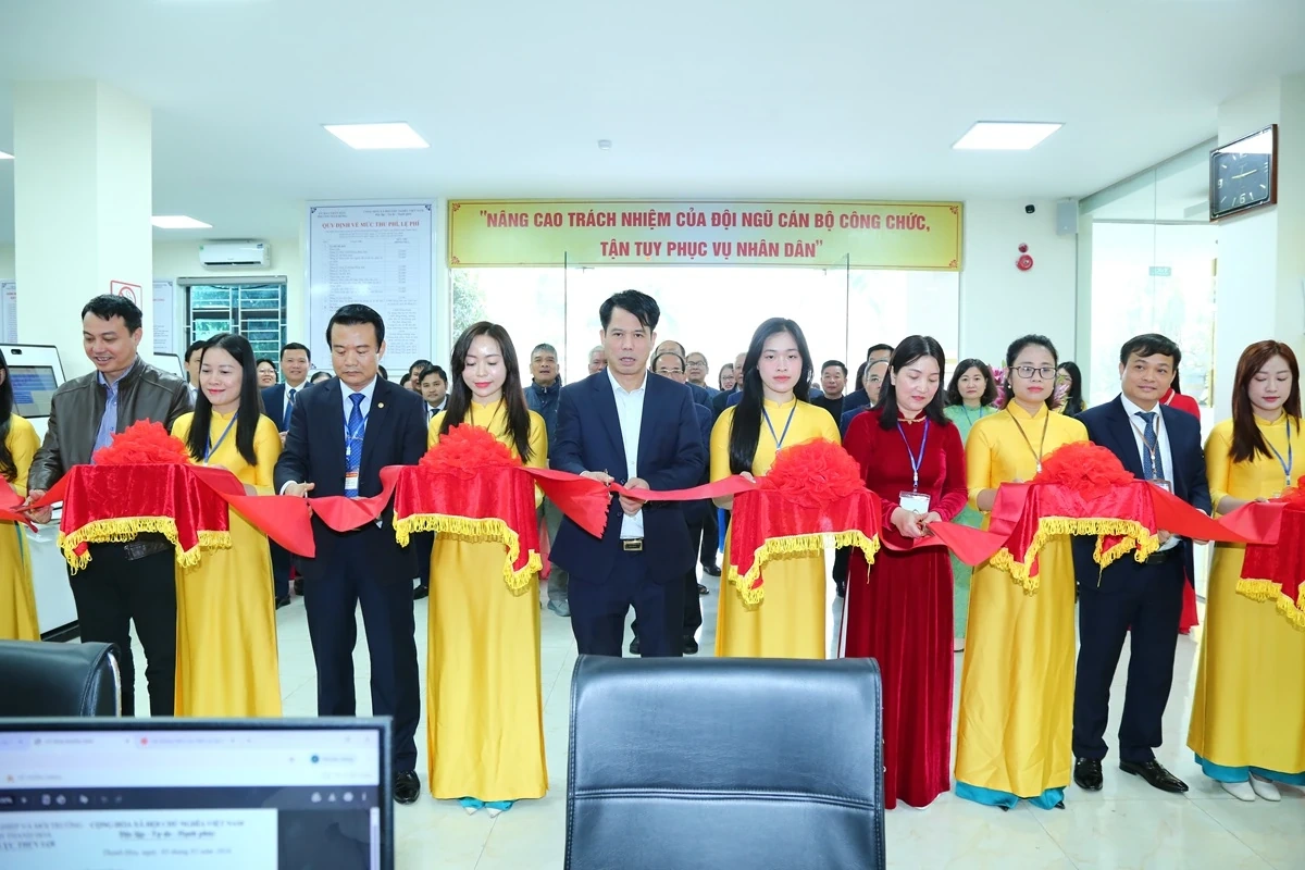 Phường Hàm Rồng ra mắt mô hình “Chính quyền thân thiện, vì Nhân dân phục vụ” 