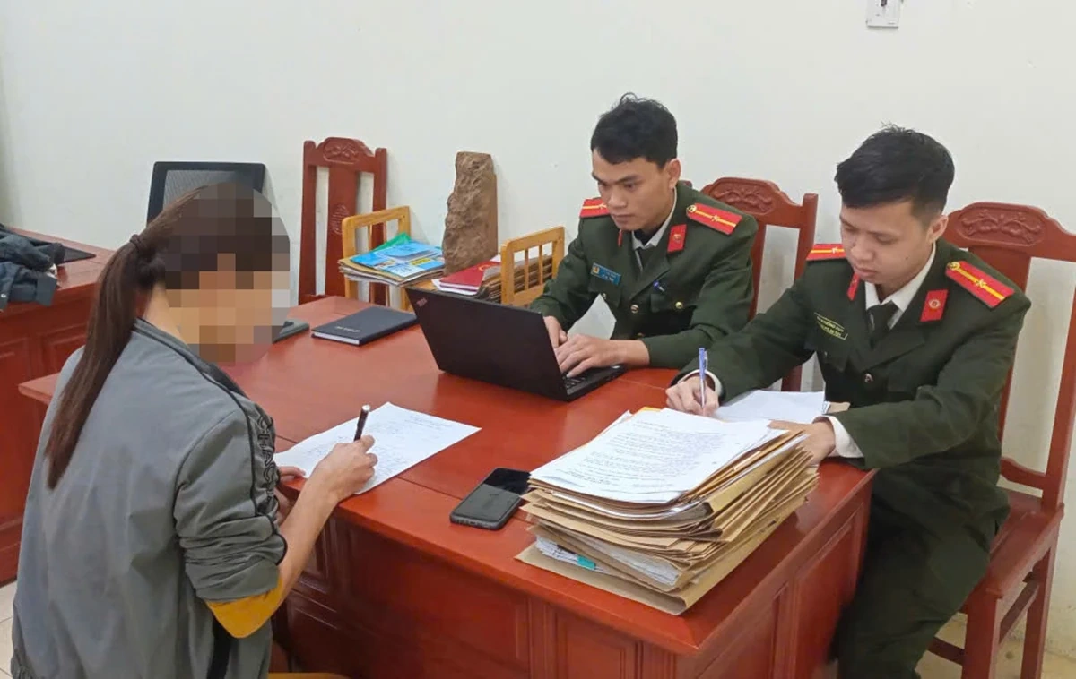 Xử phạt hành chính đối với một phụ nữ xuất nhập cảnh trái phép