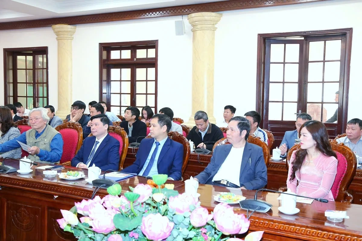 Thường trực Tỉnh ủy gặp mặt đội ngũ trí thức, báo chí, văn nghệ sĩ và các lực lượng tiêu biểu