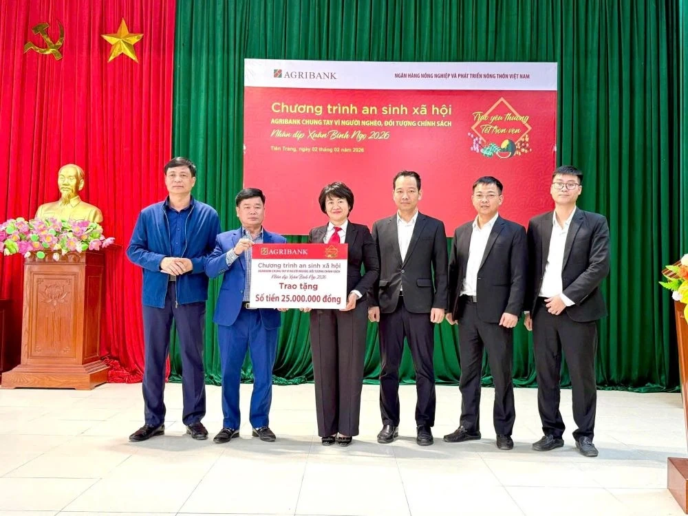 Agribank Nam Thanh Hóa trao 1.800 phần quà Tết tại nhiều địa phương trên địa bàn tỉnh