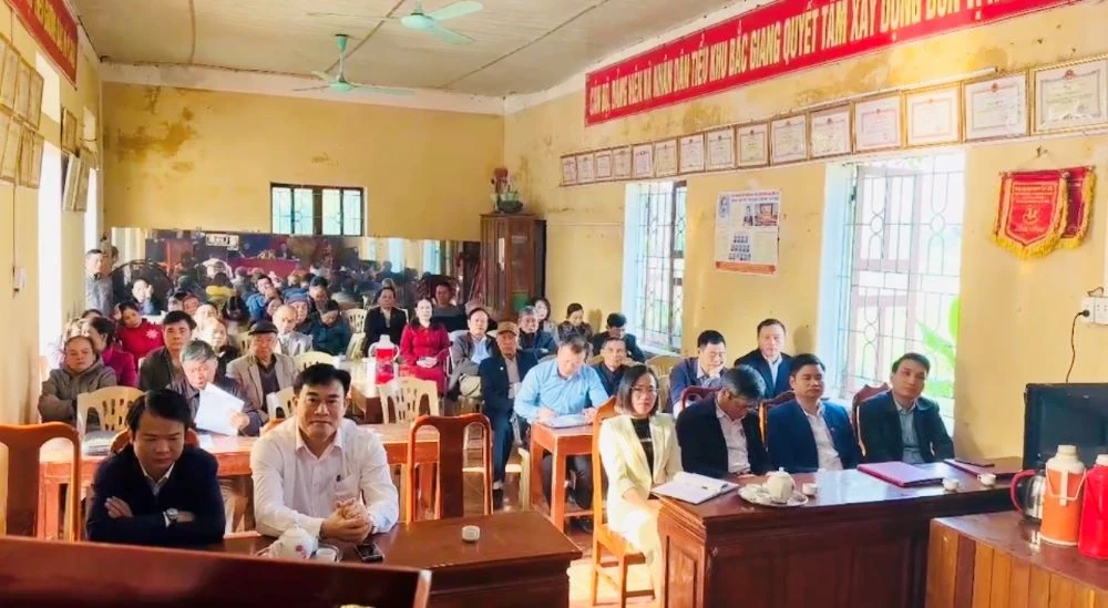 Hội nghị lấy ý kiến nhận xét và tín nhiệm của cử tri nơi cư trú đối với những người ứng cử đại biểu HĐND