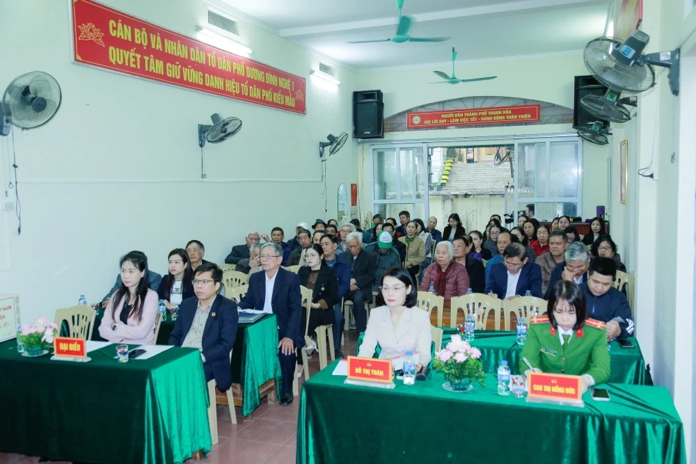 Cử tri Tổ dân phố Dương Đình Nghệ 1 thống nhất giới thiệu các ứng cử đại biểu HĐND các cấp