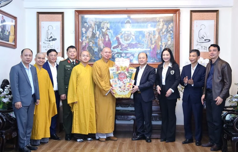 Phó Chủ tịch UBND tỉnh Cao Văn Cường thăm, chúc Tết các cơ sở tôn giáo