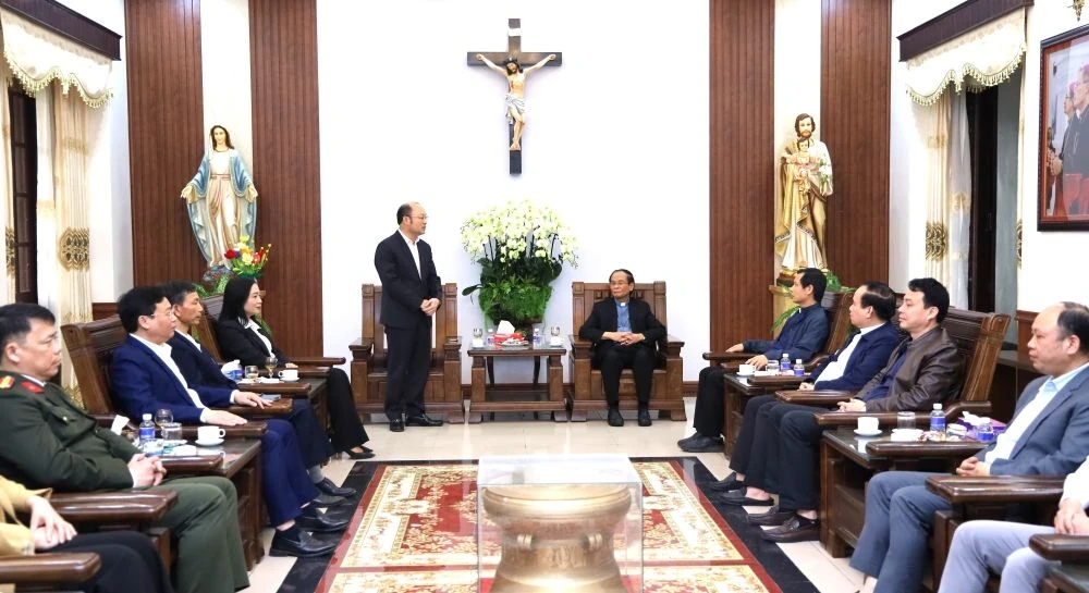 Phó Chủ tịch UBND tỉnh Cao Văn Cường thăm, chúc Tết các cơ sở tôn giáo