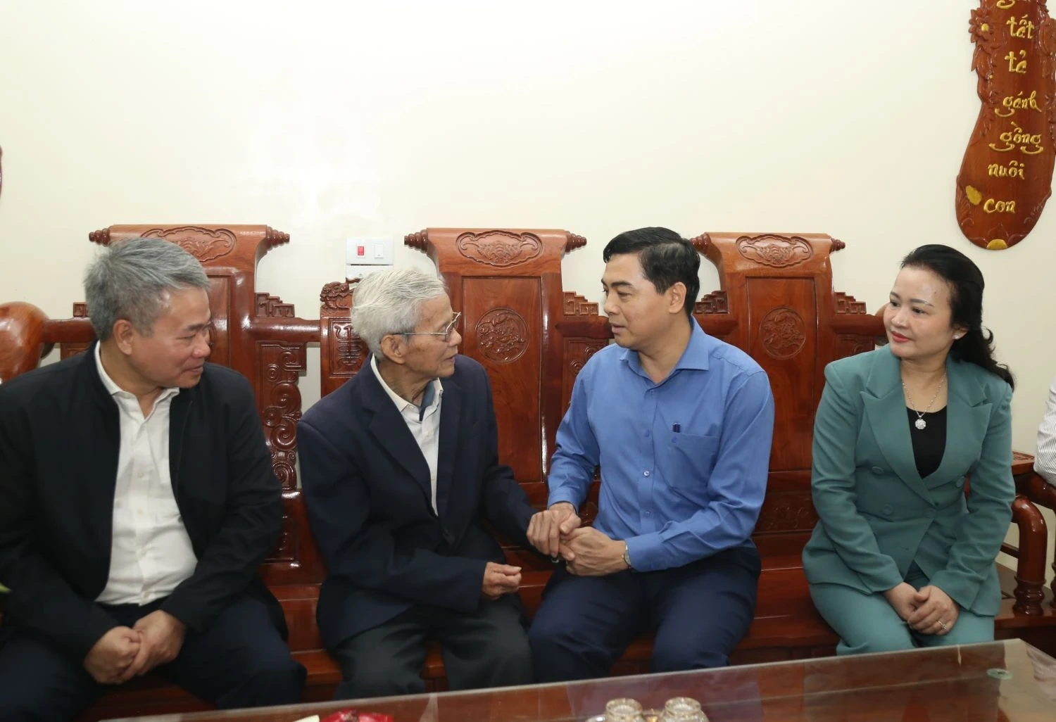 Chủ tịch UBND tỉnh Nguyễn Hoài Anh thăm, kiểm tra tình hình sản xuất, đời sống Nhân dân trước Tết Nguyên đán