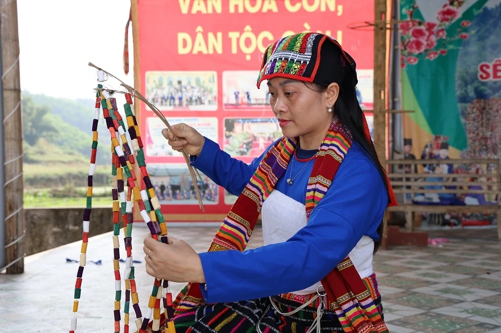 Rộn ràng đón lễ hội Sết Boóc Mạy