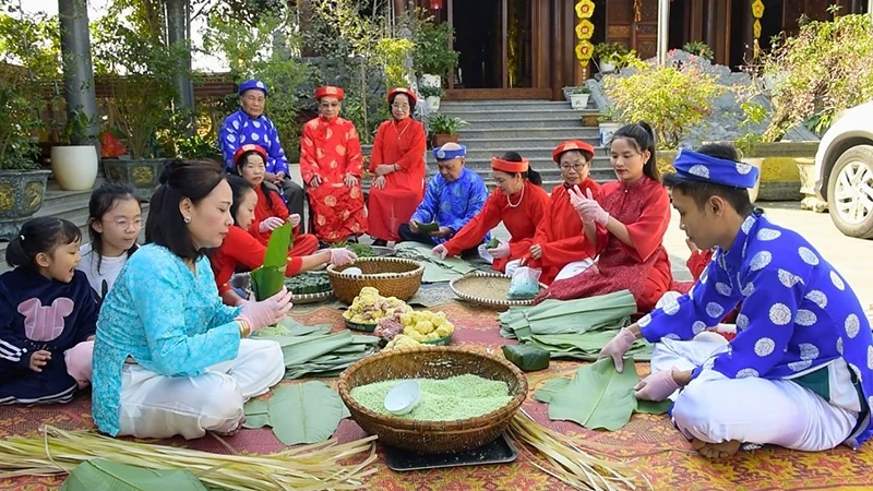 Người trẻ giữ hồn tết truyền thống