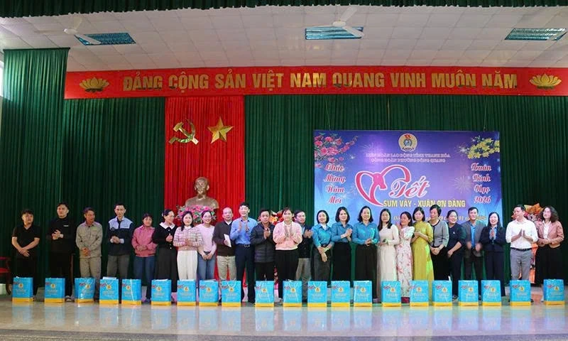 Hướng mạnh về cơ sở, chăm lo thiết thực cho đoàn viên