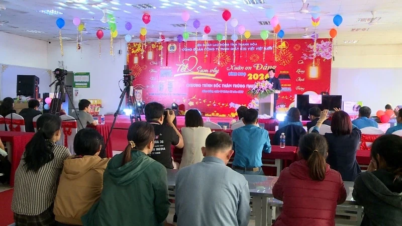 Đoàn viên công đoàn Công ty Giầy Kim Việt vui “Tết sum vầy - Xuân ơn Đảng”