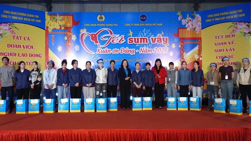 Ấm áp “Tết sum vầy - Xuân ơn Đảng” 