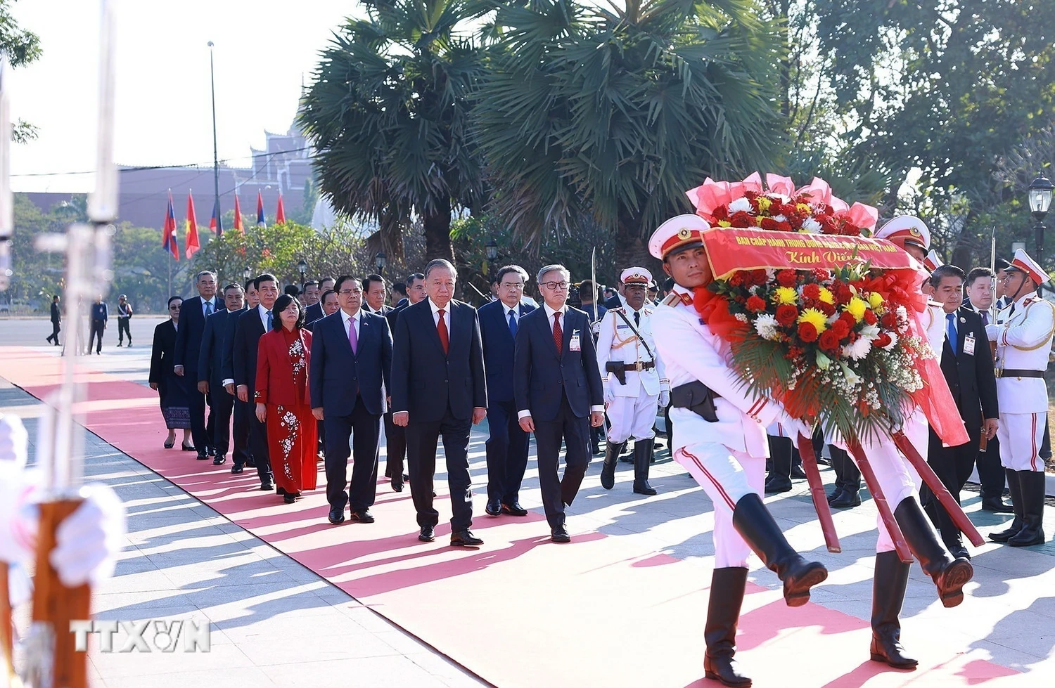 Lễ đón trọng thể Tổng Bí thư Tô Lâm tại thủ đô Vientiane của CHDCND Lào