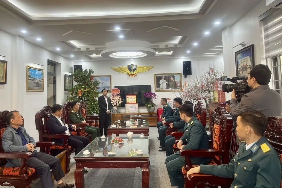 Phó Chủ tịch HĐND tỉnh Nguyễn Quang Hải thăm, chúc Tết các mẹ liệt sĩ và một số đơn vị