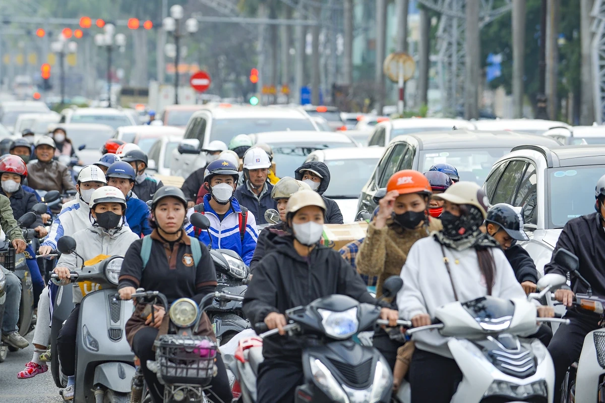 Cận Tết Nguyên đán, giao thông trung tâm Thanh Hóa “nóng” giờ cao điểm