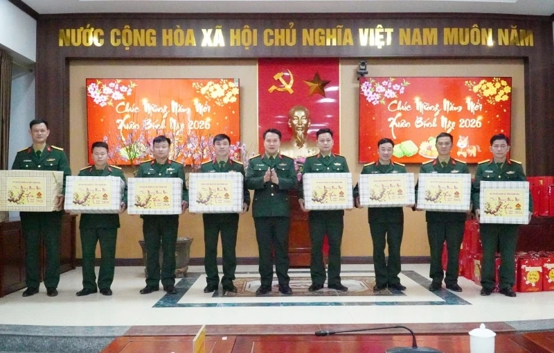 Chỉ huy trưởng Bộ CHQS tỉnh thăm, chúc Tết các xã và đơn vị lực lượng vũ trang vùng biên Mường Lát